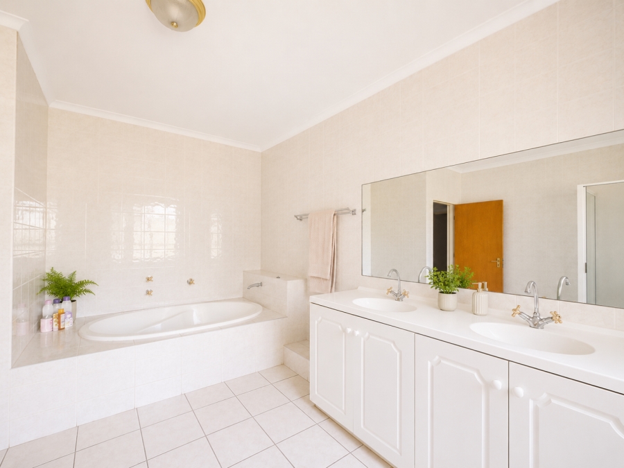 4 Bedroom Property for Sale in Ladybrand Free State